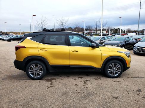 Used 2021 Kia Seltos S AWD/4WD image 4