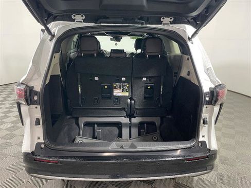 Certified 2024 Toyota Sienna Platinum AWD/4WD image 23
