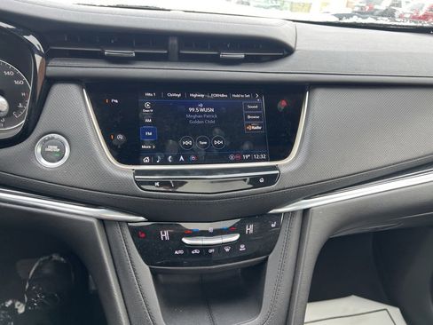 Certified 2025 Cadillac XT5 Premium Luxury image 9