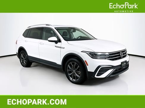 Used 2022 Volkswagen Tiguan SE image 1