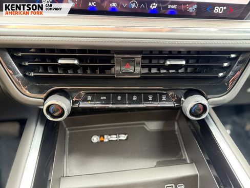 Used 2025 Chevrolet Suburban Z71 AWD/4WD image 27