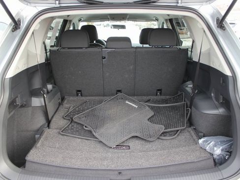 Used 2020 Volkswagen Tiguan S image 23