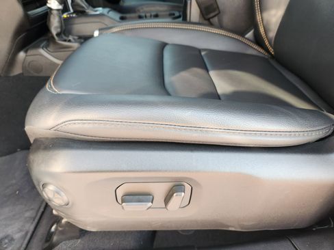 New 2025 Jeep Gladiator Sport image 19