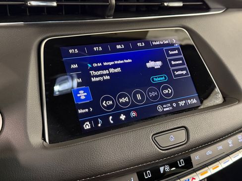 Used 2022 Cadillac XT4 Luxury w/ Cold Weather Package FWD image 20