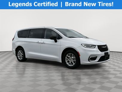 Used 2024 Chrysler Pacifica Touring-L