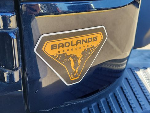 Used 2021 Ford Bronco Badlands image 6