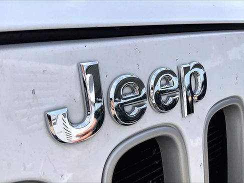 Used 2017 Jeep Wrangler Unlimited Sahara w/ Connectivity Group AWD/4WD image 27