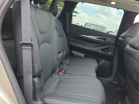 Certified 2026 INFINITI QX60 Luxe w/ Cargo Package AWD/4WD image 31