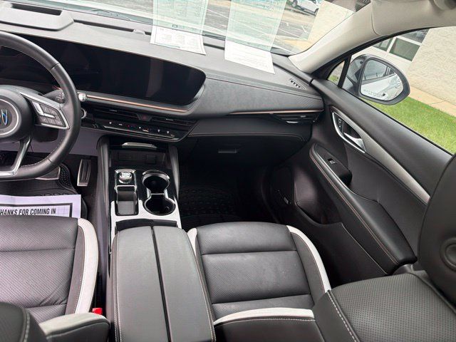 Used 2025 Buick Envision Sport Touring AWD/4WD image 15