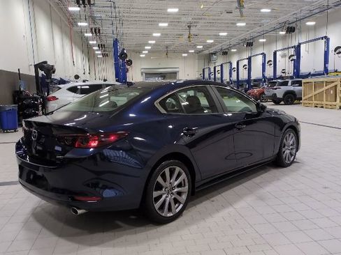 Used 2019 MAZDA MAZDA3 Sedan w/ Preferred Package image 15
