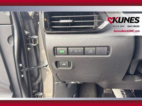 Used 2023 Nissan Sentra SV image 17