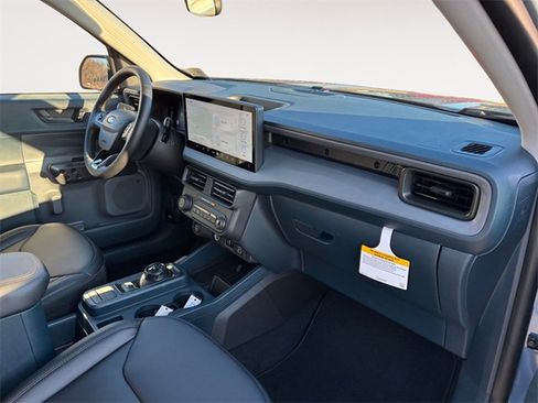 New 2025 Ford Maverick Lariat w/ Black Appearance Package image 10