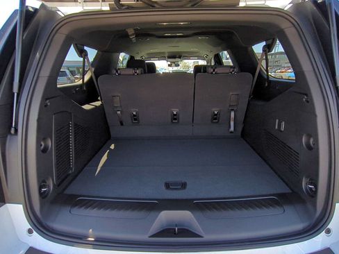 New 2026 Chevrolet Suburban LS RWD image 25