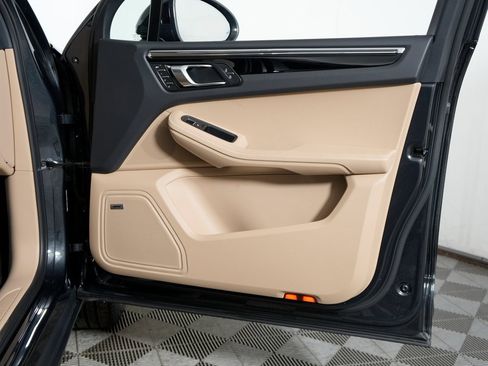 New 2026 Porsche Macan image 34