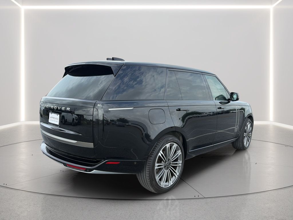 Used 2024 Land Rover Range Rover Long Wheelbase SE AWD/4WD image 16
