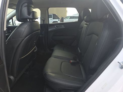 Used 2023 Kia Sportage EX image 7