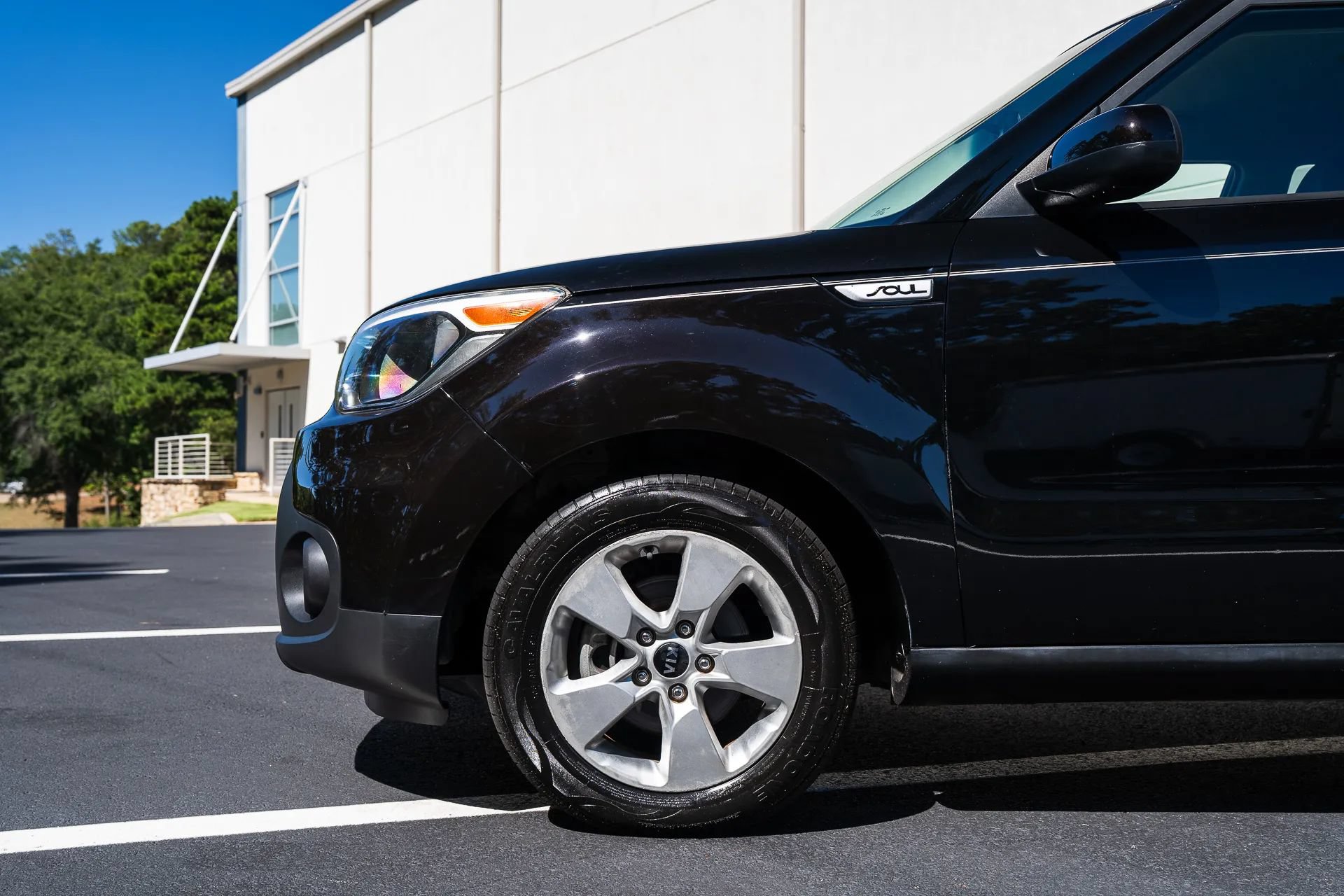 Used 2017 Kia Soul FWD image 3