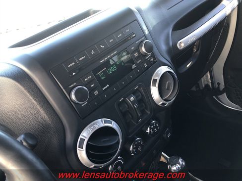 Used 2012 Jeep Wrangler Unlimited Sahara w/ Connectivity Group image 14