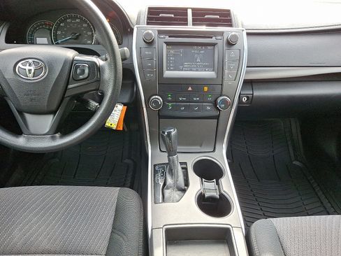 Used 2015 Toyota Camry LE image 15