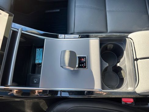 New 2025 Land Rover Range Rover Velar Dynamic SE image 20