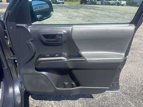Used 2023 Toyota Tacoma SR5 w/ Technology Package AWD/4WD image 22