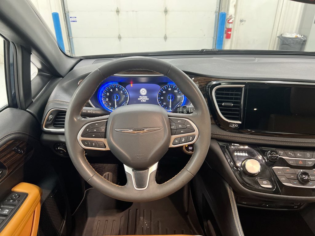 Used 2023 Chrysler Pacifica Pinnacle AWD/4WD image 11