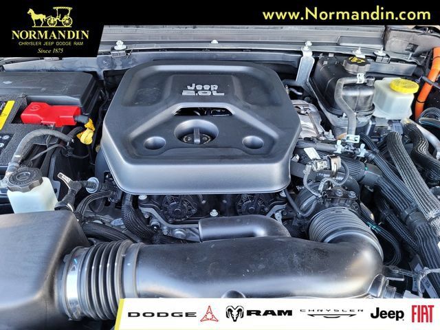 Used 2022 Jeep Wrangler Unlimited Sahara AWD/4WD image 20