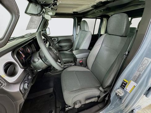 New 2025 Jeep Gladiator Sport image 22