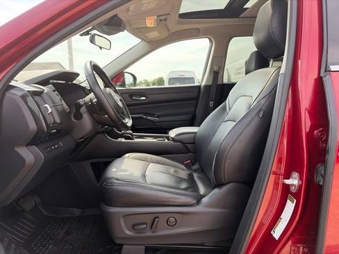 Used 2022 Nissan Pathfinder SV w/ SV Premium Package AWD/4WD image 11