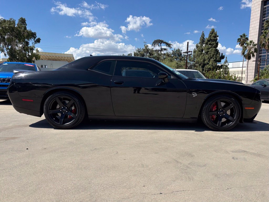 Used 2020 Dodge Challenger SRT Hellcat w/ Plus Package RWD image 2