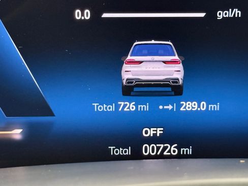 Used 2026 BMW X7 xDrive40i w/ M Sport Package image 24