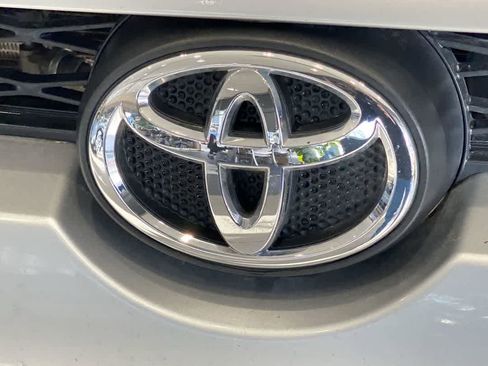 Used 2019 Toyota 4Runner SR5 image 10