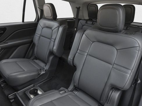 New 2026 Lincoln Aviator Reserve RWD image 9