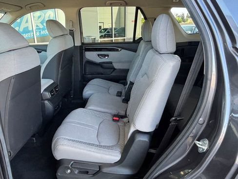 Used 2024 Honda Pilot LX image 24
