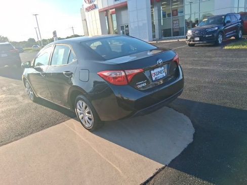 Used 2019 Toyota Corolla LE FWD image 12