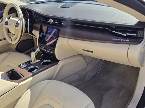 Used 2022 Maserati Quattroporte Modena image 18
