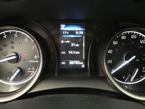 Used 2024 Toyota Camry SE FWD image 13