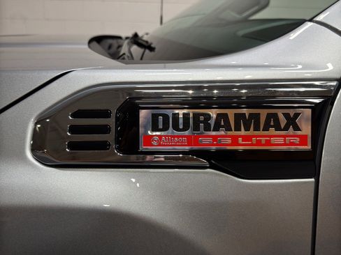 Used 2025 GMC Sierra 3500 Denali w/ Denali Reserve Package image 11