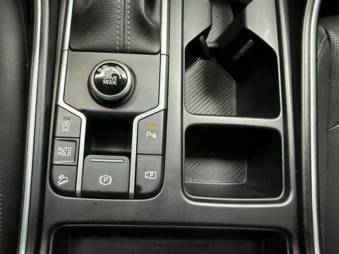 Used 2024 Kia Sorento S image 22