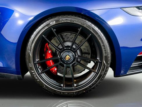 Used 2024 Porsche 911 Carrera GTS w/ Premium Package RWD image 18