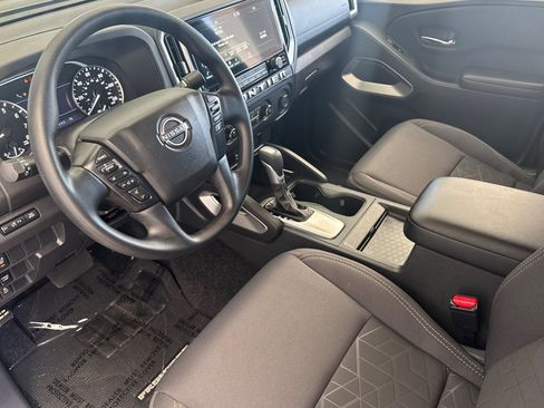 Used 2026 Nissan Frontier SV w/ Tow Package RWD image 9