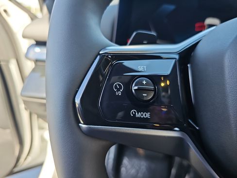 Used 2024 BMW 540i xDrive w/ Convenience Package image 17