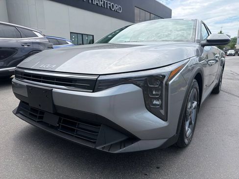 Certified 2025 Kia K4 FWD image 3