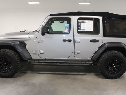 Used 2018 Jeep Wrangler Unlimited Sport S image 6