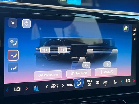 New 2026 Lincoln Nautilus Reserve w/ Jet Appearance Package AWD/4WD image 18