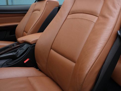 Used 2011 BMW 335i Convertible image 36