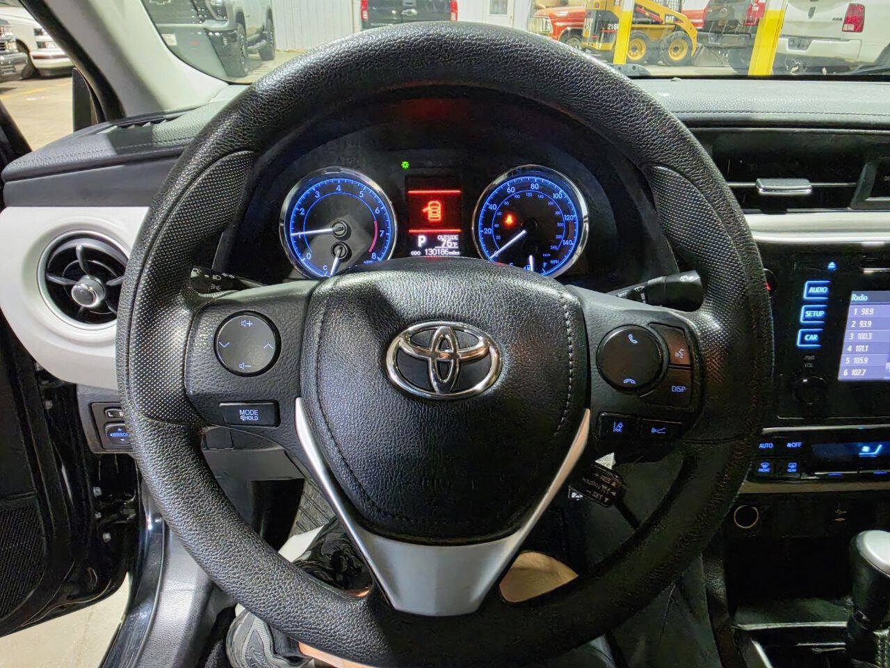 Used 2019 Toyota Corolla LE FWD image 34