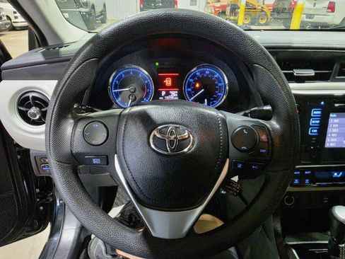 Used 2019 Toyota Corolla LE FWD image 34