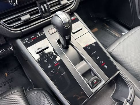 Used 2023 Porsche Macan AWD/4WD image 20