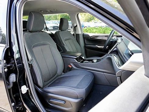 Used 2023 Jeep Grand Cherokee L Laredo RWD image 14